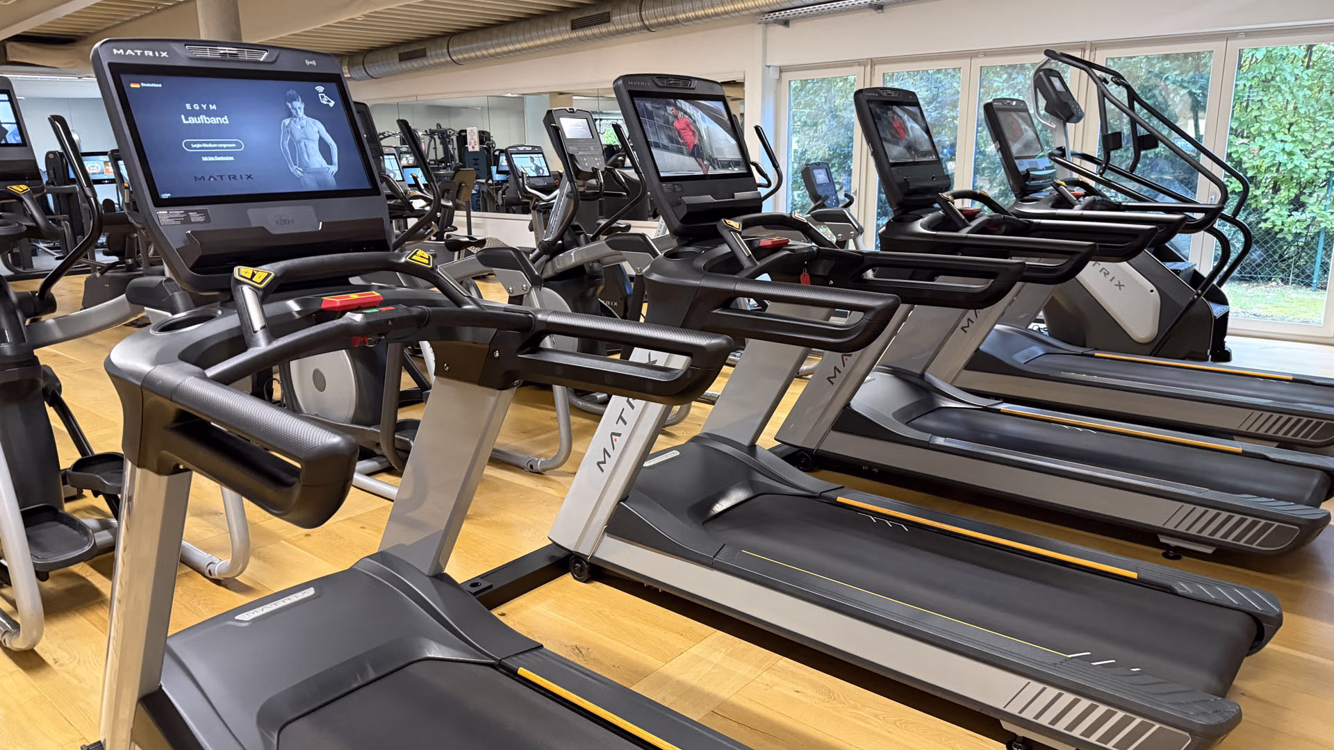 Cardiobereich mit modernen Geräten